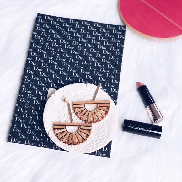 X S O L D X Wooden Ark Shape Earrings - Picture 2 of 4